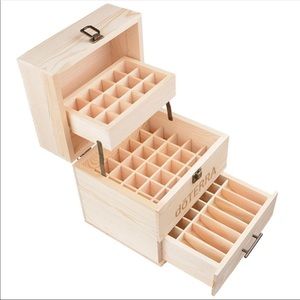 ⛔️SOLD⛔️dōTERRA 3 Tier Wooden Essential Oils Box